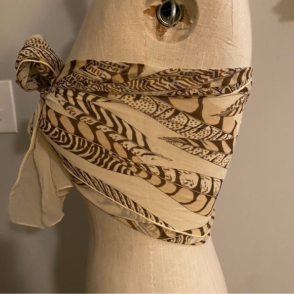 Anne Klein silk sustainable feather print sheer scarf wrap - Picture 3 of 16